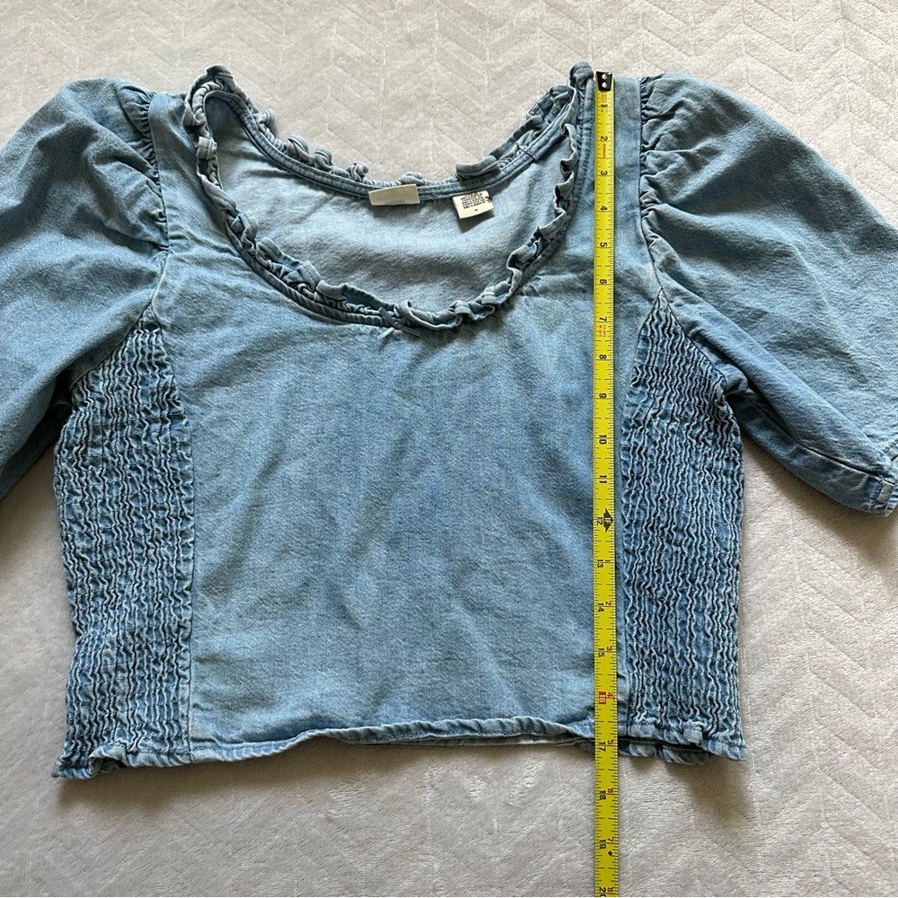 Levi’s Louise Puff Sleeve Smocked Cropped Blouse Denim Blue Size M - Picture 6 of 10